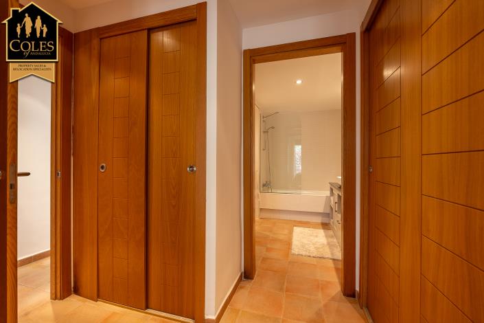 Image No.32-2 Bed Townhouse for sale