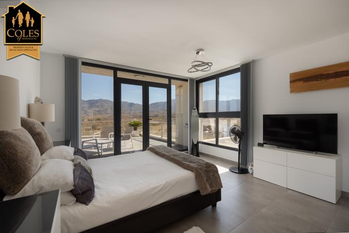 Image No.19-3 Bed Villa / Detached for sale