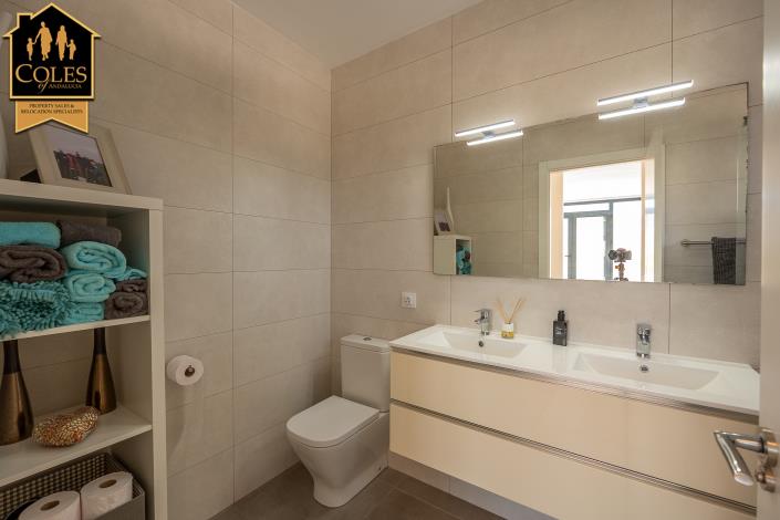 Image No.21-3 Bed Villa / Detached for sale