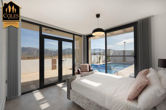 Image No.25-3 Bed Villa / Detached for sale
