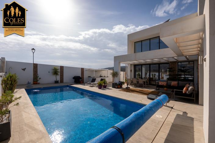 Image No.41-3 Bed Villa / Detached for sale