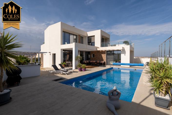 Image No.42-3 Bed Villa / Detached for sale