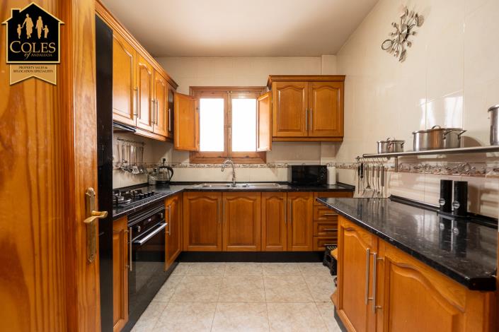 Image No.17-2 Bed Villa / Detached for sale