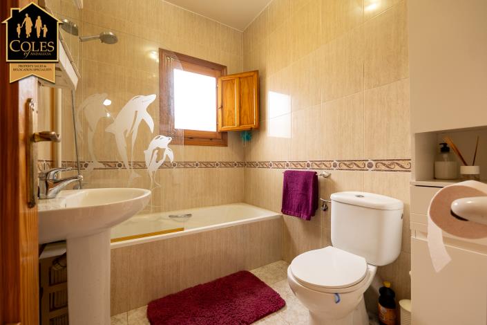 Image No.20-2 Bed Villa / Detached for sale