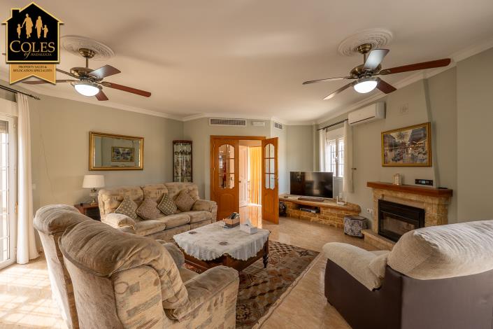 Image No.18-3 Bed Villa / Detached for sale