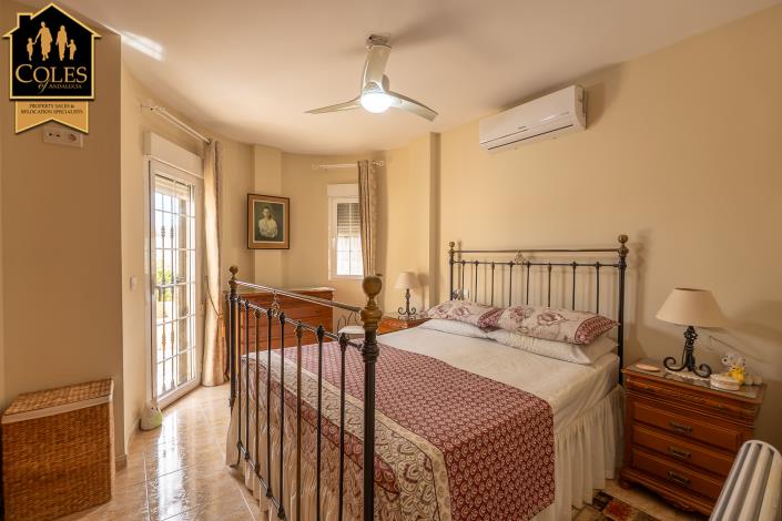 Image No.32-3 Bed Villa / Detached for sale