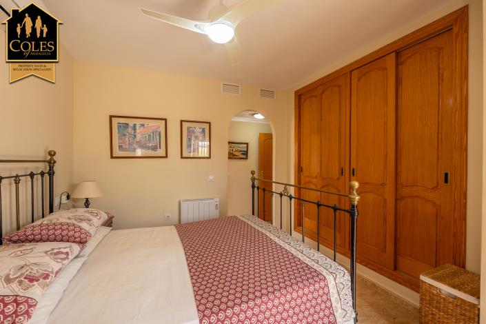 Image No.33-3 Bed Villa / Detached for sale