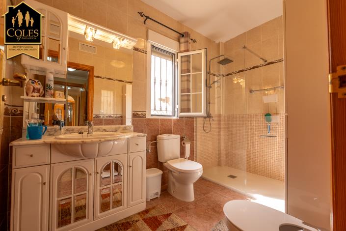 Image No.34-3 Bed Villa / Detached for sale