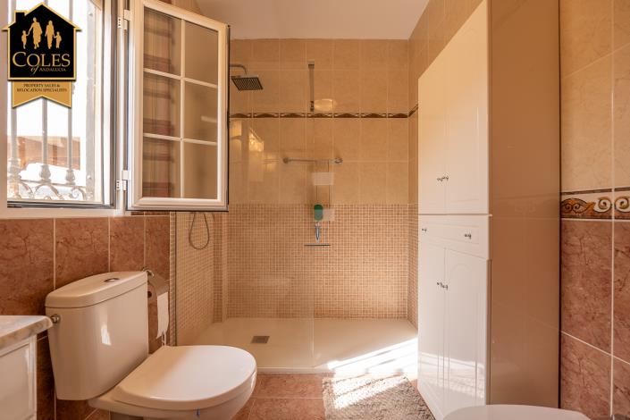 Image No.35-3 Bed Villa / Detached for sale