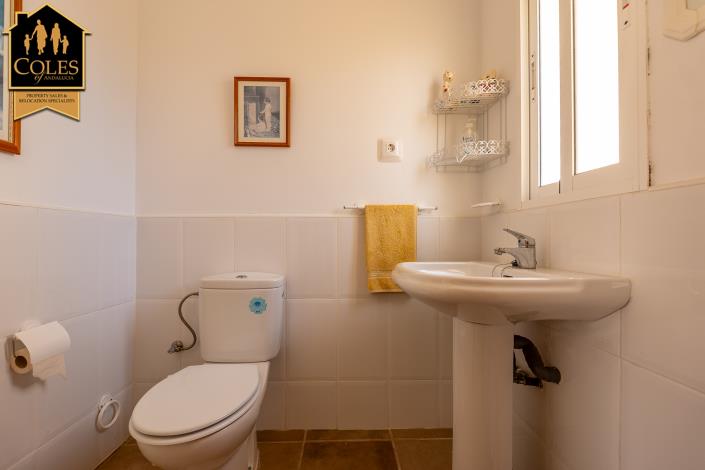 Image No.36-3 Bed Villa / Detached for sale