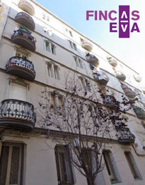 1 - Barcelona, Propriété