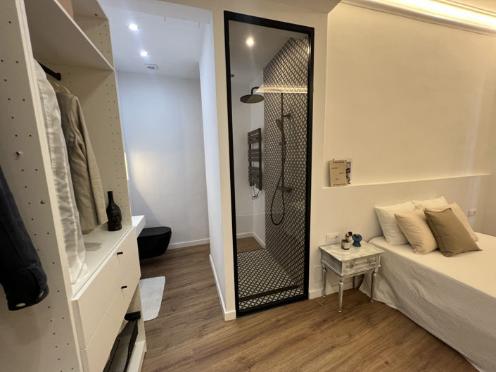 Image No.15-2 Bed Property for sale