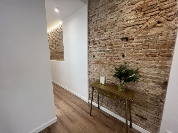 Image No.17-2 Bed Property for sale