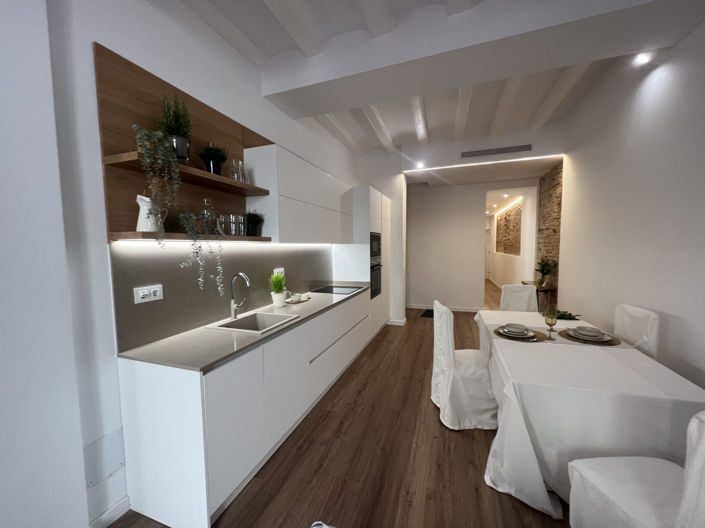 Image No.18-2 Bed Property for sale