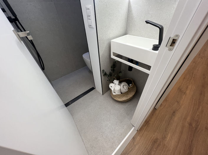 Image No.20-2 Bed Property for sale