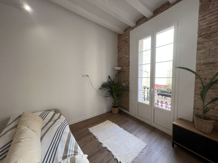 Image No.10-2 Bed Property for sale