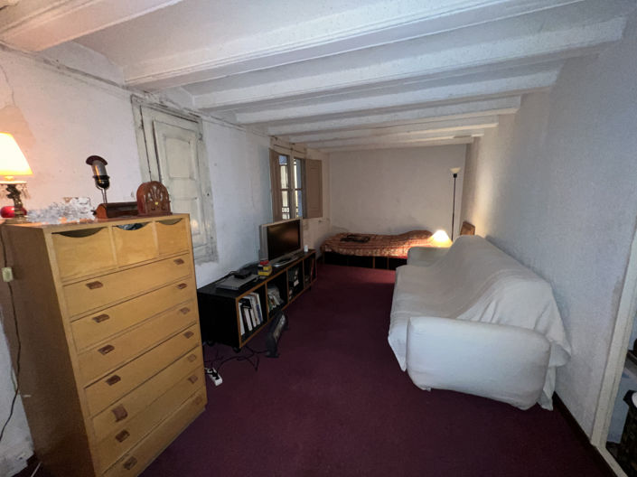 Image No.11-2 Bed Property for sale