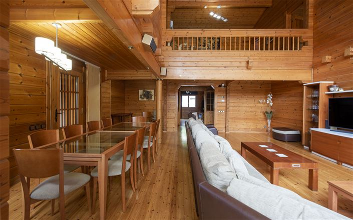 Image No.20-7 Bed Property for sale