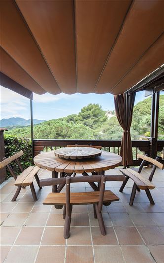 Image No.25-7 Bed Property for sale