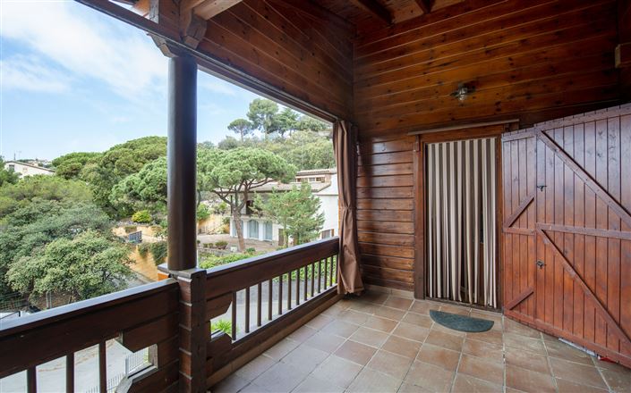 Image No.26-7 Bed Property for sale