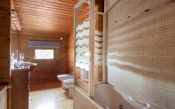 Image No.29-7 Bed Property for sale