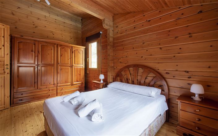 Image No.37-7 Bed Property for sale