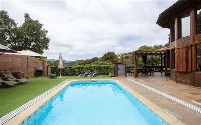 Image No.40-7 Bed Property for sale