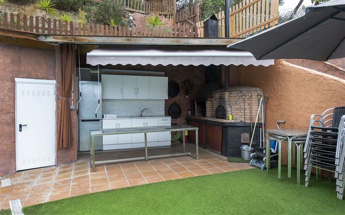 Image No.41-7 Bed Property for sale