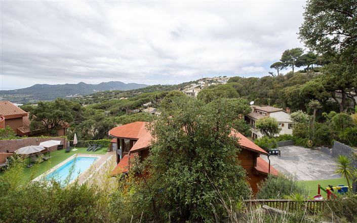 Image No.45-7 Bed Property for sale