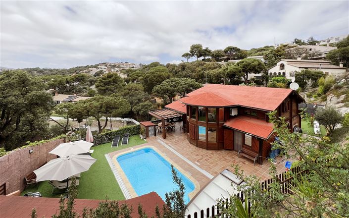 Image No.49-7 Bed Property for sale