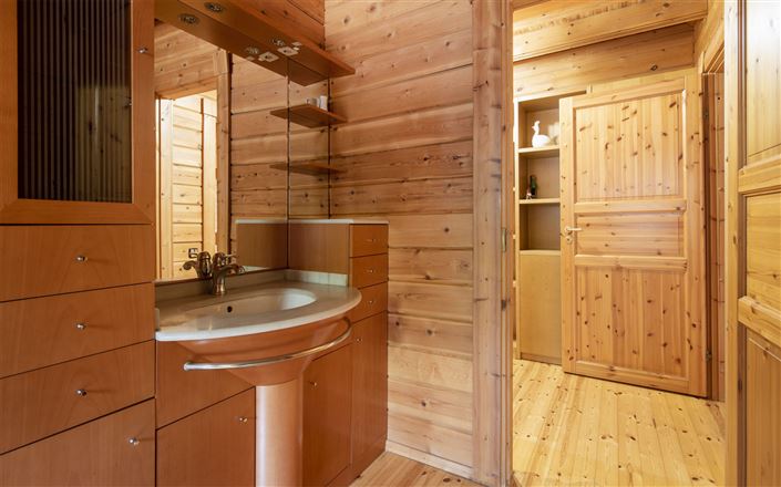 Image No.9-7 Bed Property for sale