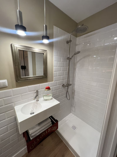 Image No.40-2 Bed Property for sale