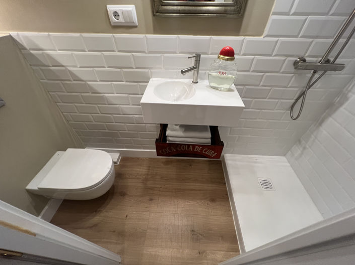 Image No.41-2 Bed Property for sale