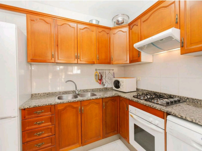 Image No.18-3 Bed Property for sale