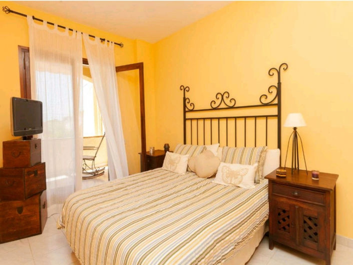 Image No.23-3 Bed Property for sale