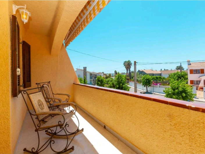 Image No.24-3 Bed Property for sale