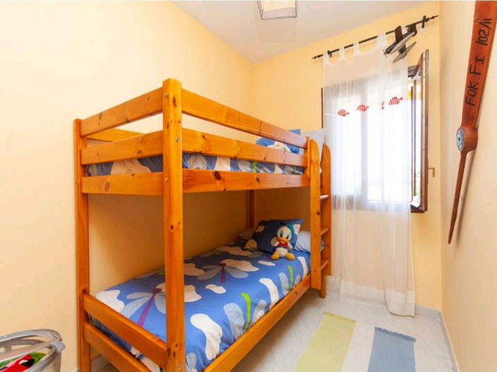 Image No.27-3 Bed Property for sale