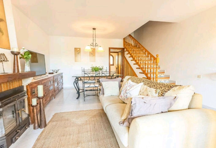 Image No.8-3 Bed Property for sale