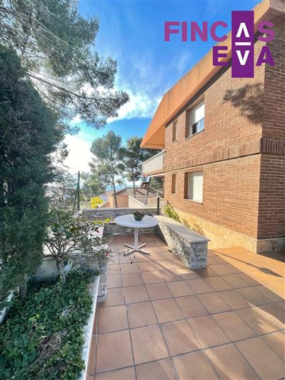 Image No.12-4 Bed Property for sale