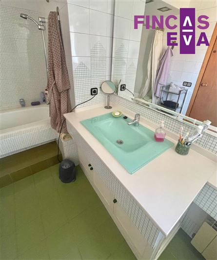 Image No.16-4 Bed Property for sale