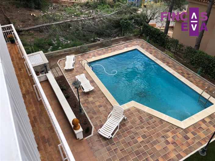 Image No.5-4 Bed Property for sale