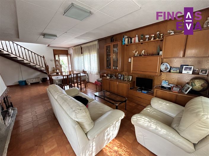 Image No.9-4 Bed Property for sale