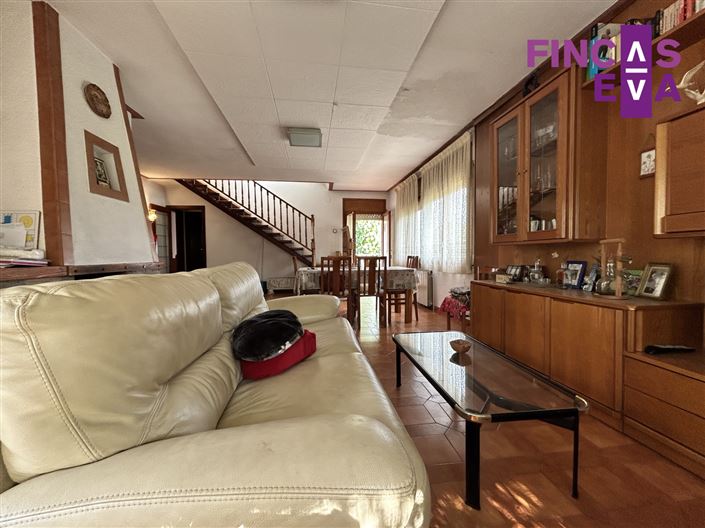 Image No.16-4 Bed Property for sale