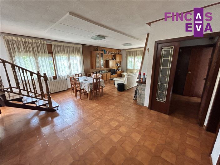 Image No.18-4 Bed Property for sale