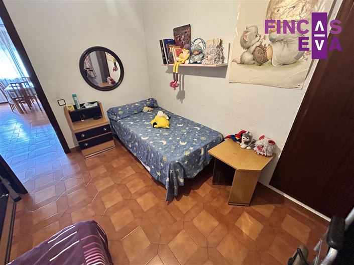 Image No.22-4 Bed Property for sale