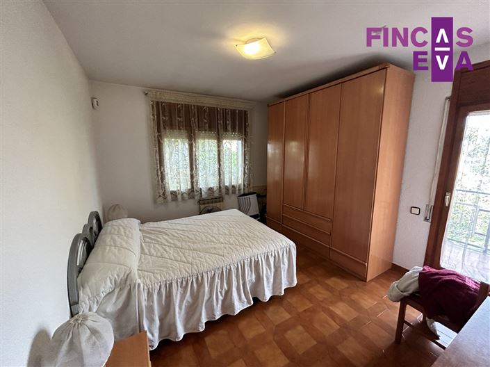 Image No.26-4 Bed Property for sale