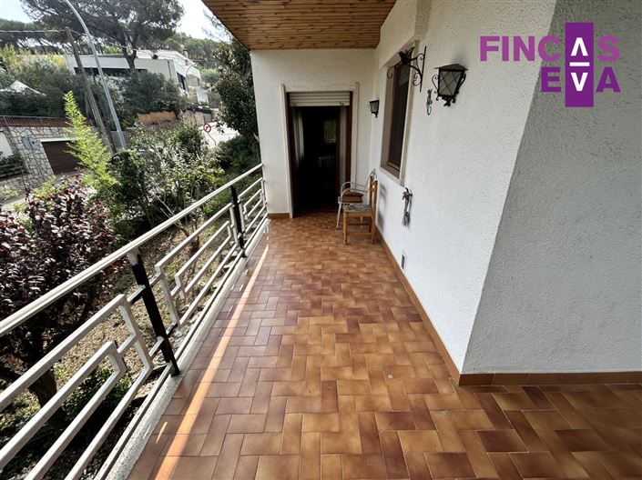 Image No.30-4 Bed Property for sale