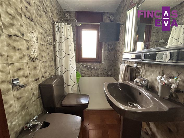 Image No.35-4 Bed Property for sale