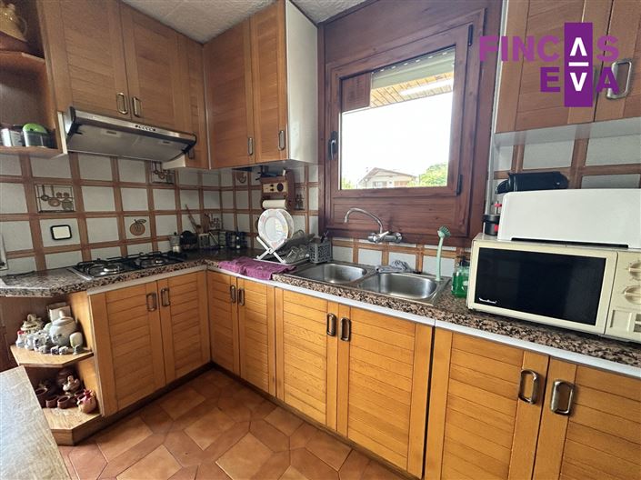 Image No.37-4 Bed Property for sale