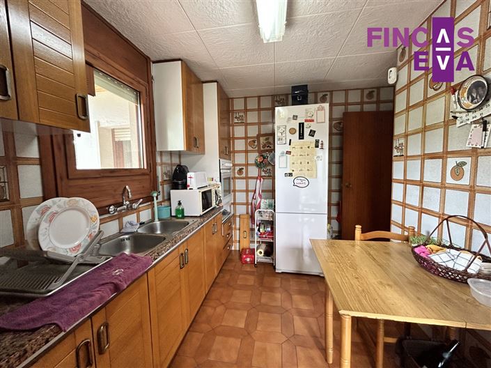 Image No.41-4 Bed Property for sale